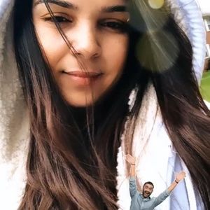 Meet your Posher, Elisa